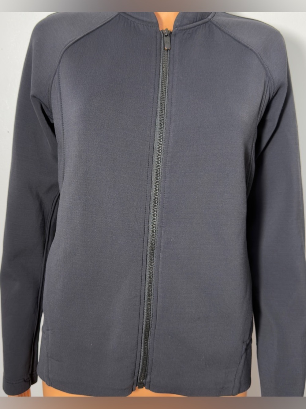 Lululemon Embrace The Space Jacket
Size 4 Black Relaxed Thermo
Regulating - Picture 2 of 12